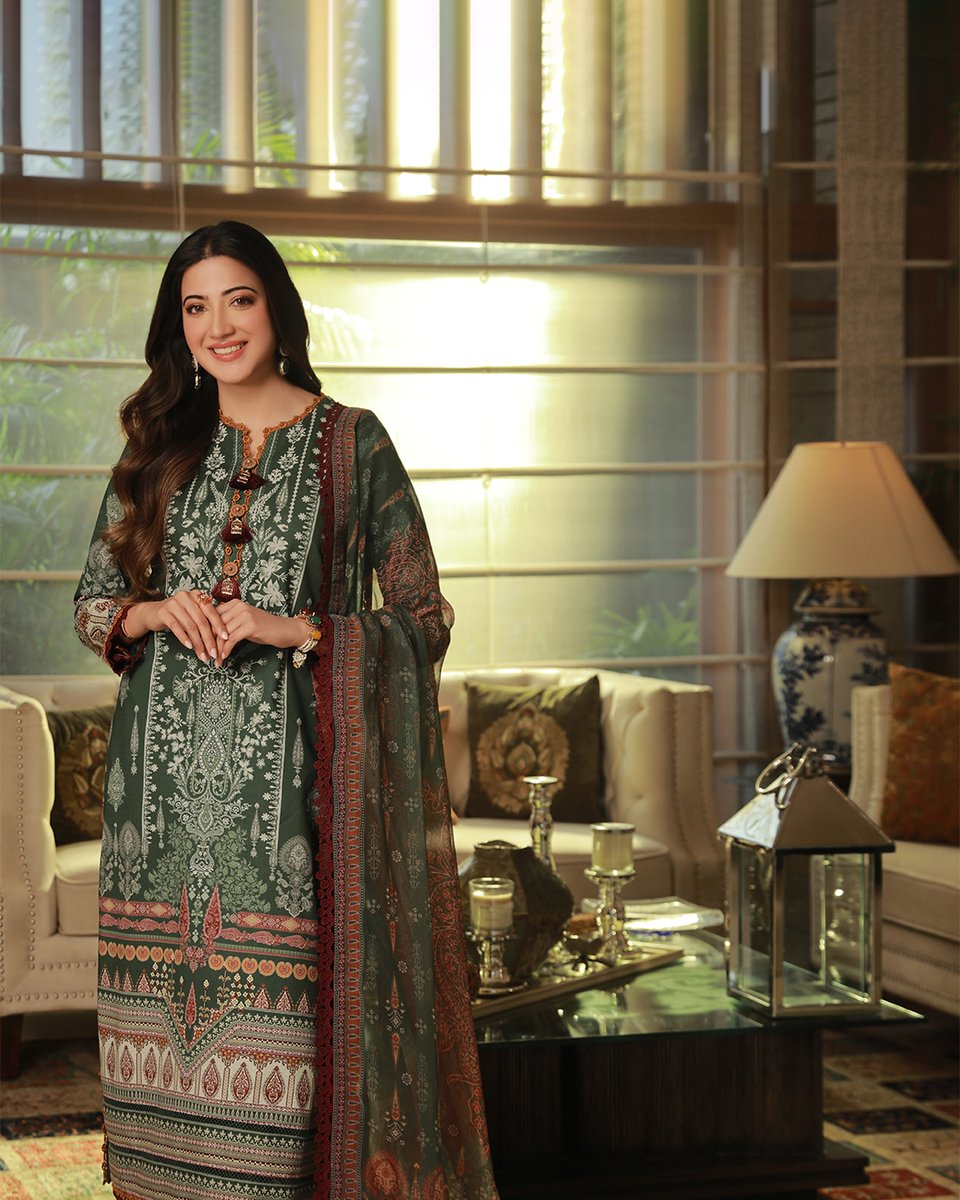 asimjofa's tweet photo. Asra Intermix Collection | Pre-Booking Starts on 28th August at 6 PM | Deliveries Start on 29th August

AJAS-15 (3-PC, Rs. 3,750/-)
AJAS-18 (2-PC, Rs. 2,850/-)

Visit: https://t.co/6kDP34SSek

#AsimJofa #IWearAsimJofa #AsraIntermixCollection #AymenSaleem #JofaPrints #Unstitched #AJEssentials #Lawn #Fashion #TrendingNow