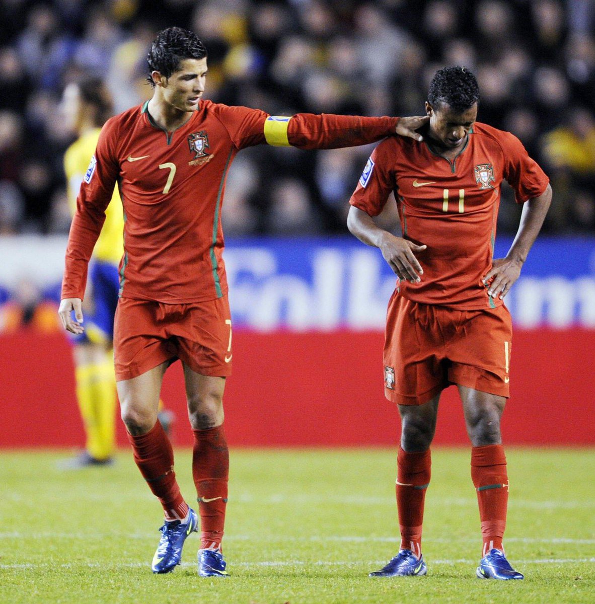 totalcristiano's tweet photo. Nani: “Cristiano Ronaldo was our leader and not because he wore the captain armband, but because when a difficult moment arrived, he was always there. 

When we were losing, all of a sudden I see him saying ‘I’m here!’ He made us special.” https://t.co/B23IIGDhWd