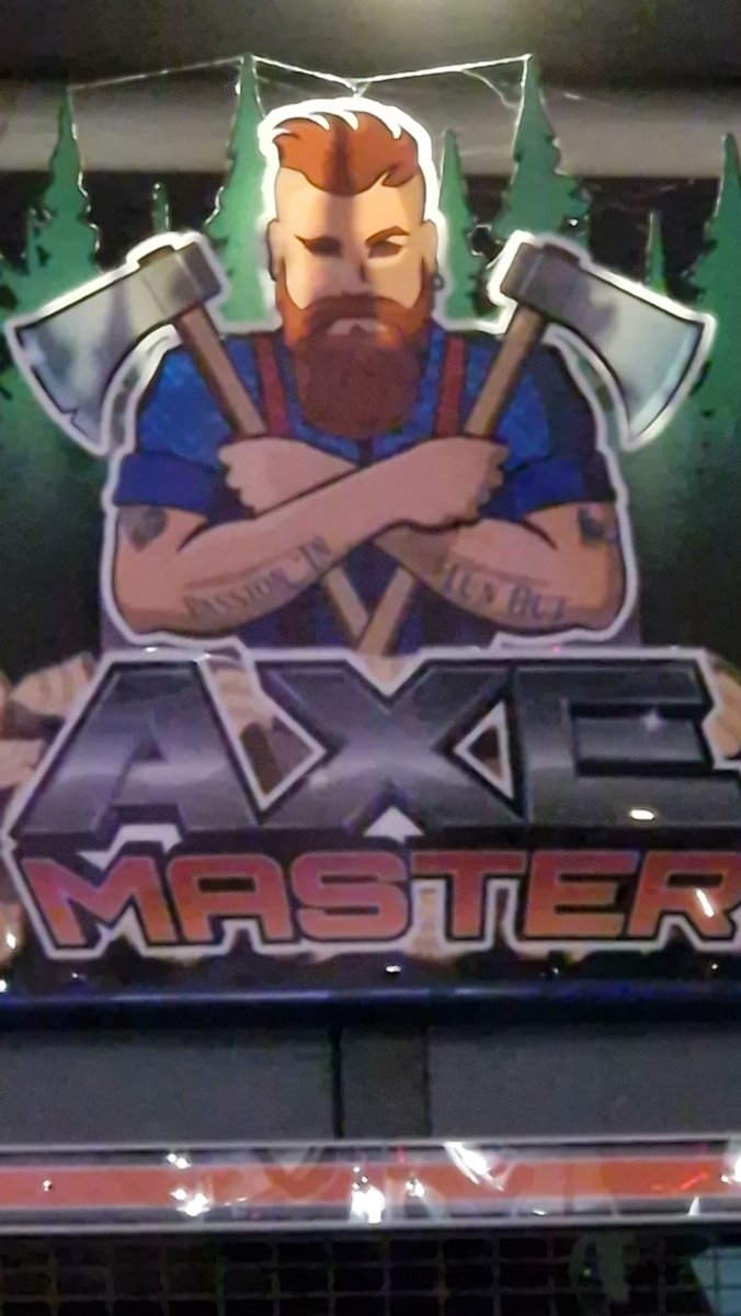 CSLittlechild's tweet photo. @Vinny @GameboyLuke @UnitedHayze did you know @Shadypenguinn also works in an arcade in the UK? He inhabits this machine, Rotom-style. https://t.co/EaEmXfNYjk