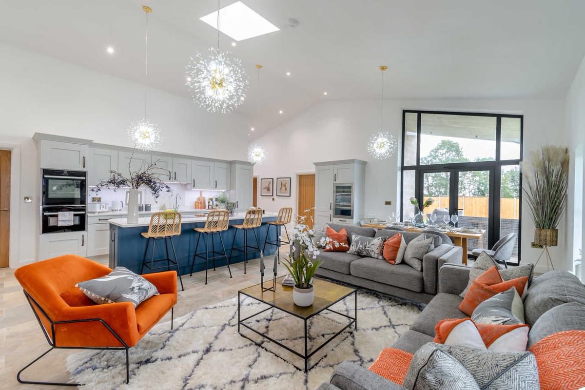 DeniseHomeStyle's tweet image. Beautiful barn conversions just launched in Ridlington, Rutland. Amazing countryside setting, space and light and beautiful views. Call @jamessellicks to view.