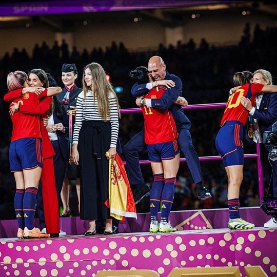 Yan Tsou tweet media