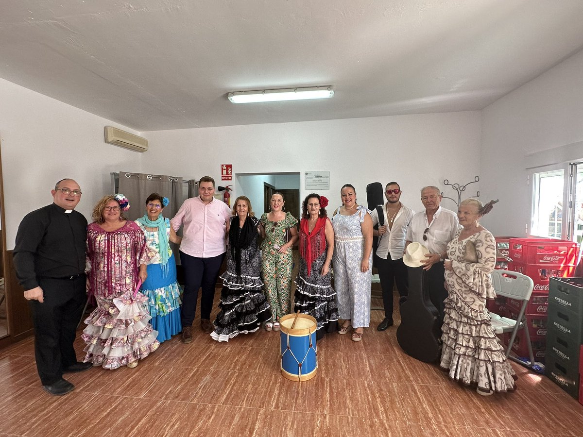 Ayto_Carboneras's tweet photo. 🎇¡Misa en honor a la Virgen de Fátima con la actuación del Coro Rociero Tomillo y Romero en El Saltador!

#Carboneras #Fiestas #Verano2023 #ElSaltador #FiestasElSaltador2023 https://t.co/WOgkDZkR3Y
