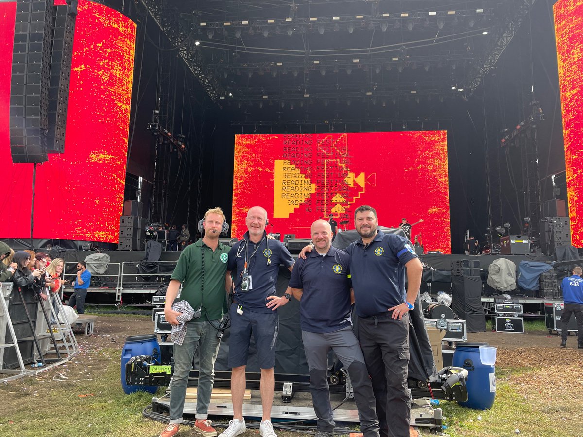 FestivalMedic's tweet photo. Sunday stages team are in place !

#FMSTV #readingfestival #Stages https://t.co/Og8nmydL6k