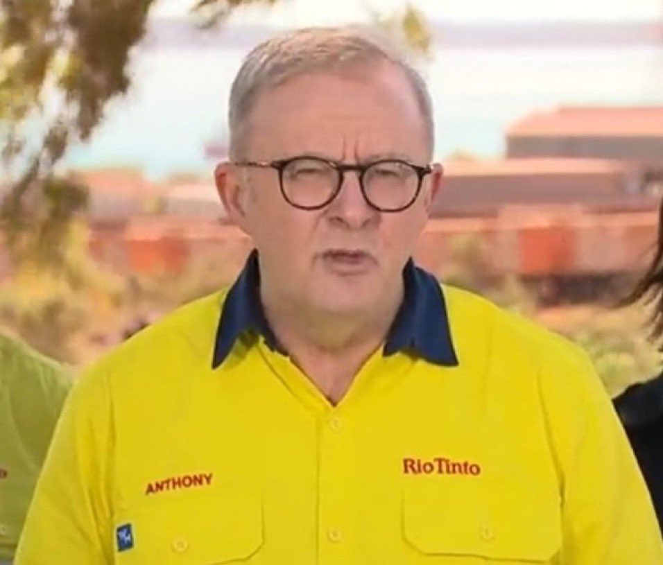 blakandblack's tweet photo. At last, a politician has got the message … wear your sponsor’s logos on your shirt, with pride, so we all know who owns you… https://t.co/M8PJuirdhm