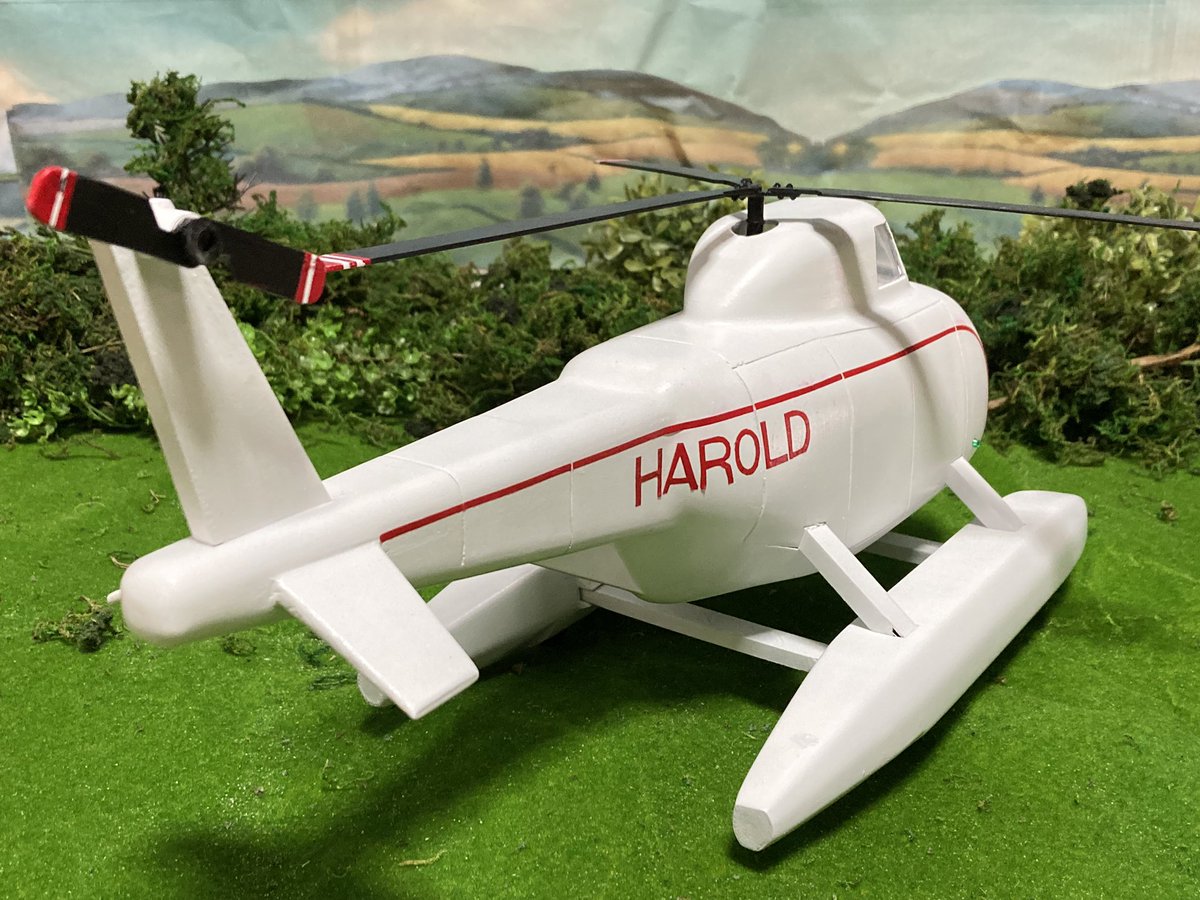 二カ月の制作期間を経て、ようやく彼を発表できることを誇りに思います。

空からみんなを守り、助けに来てくれる、そんな彼です。

そらのヒーロー　ハロルド

Finally it’s time to reveal my latest project! 

Here’s my Harold the Helicopter!