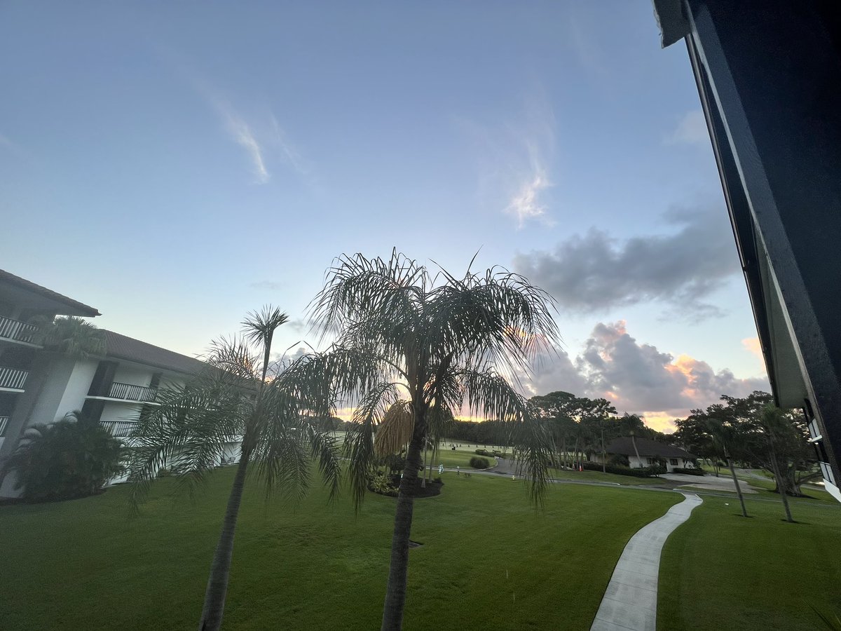 Good morning <a href="/PGANatl/">PGA National Resort</a>. Let’s get this <a href="/SmartMeetings/">SmartMeetings</a> started! #meetsmart #sunrise