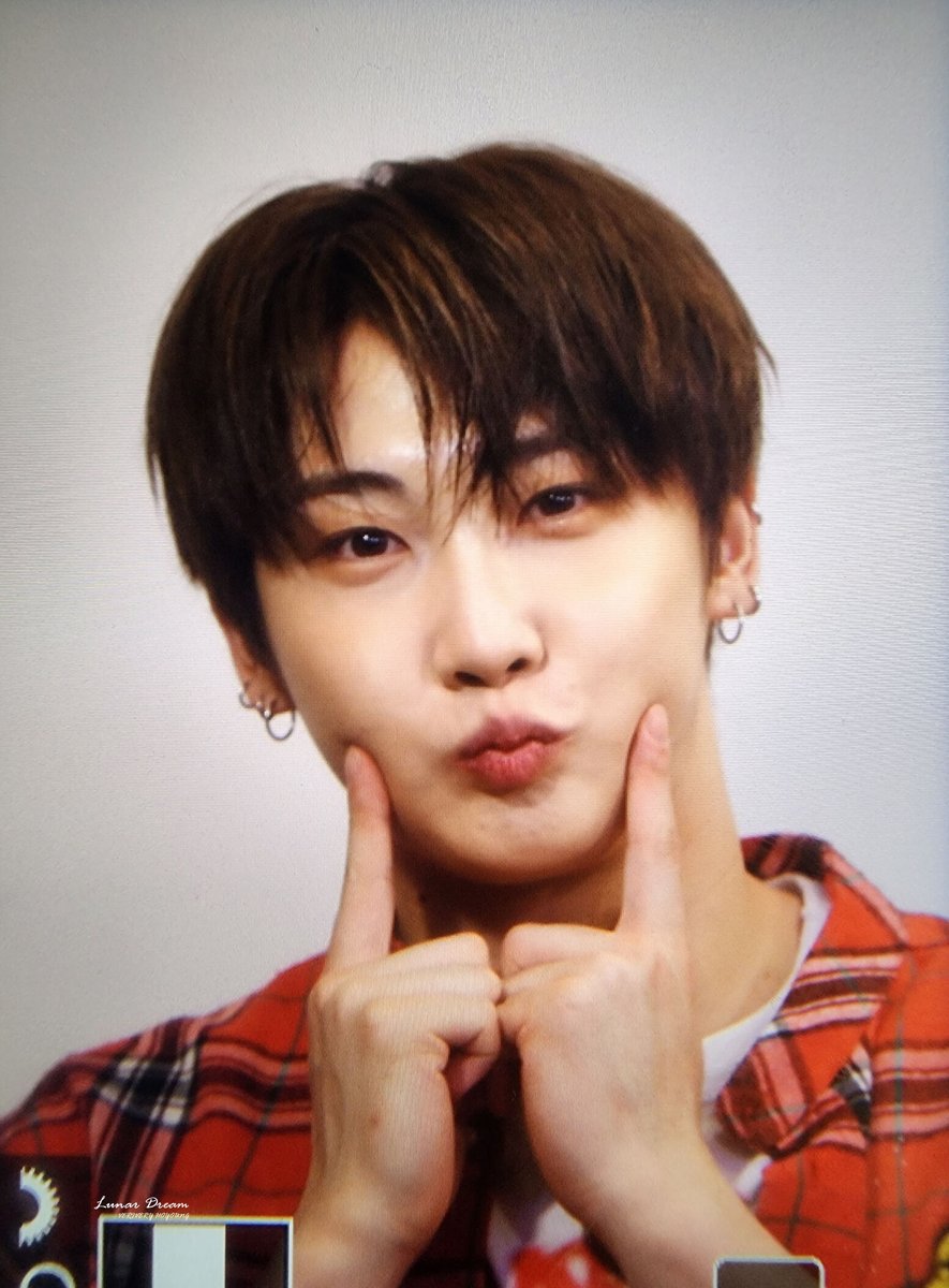 230827

#베리베리 #VRVR 
#배호영 #호영 #HOYOUNG
<a href="/the_verivery/">VERIVERY_OFFICIAL</a> <a href="/by_verivery/">VERIVERY</a>