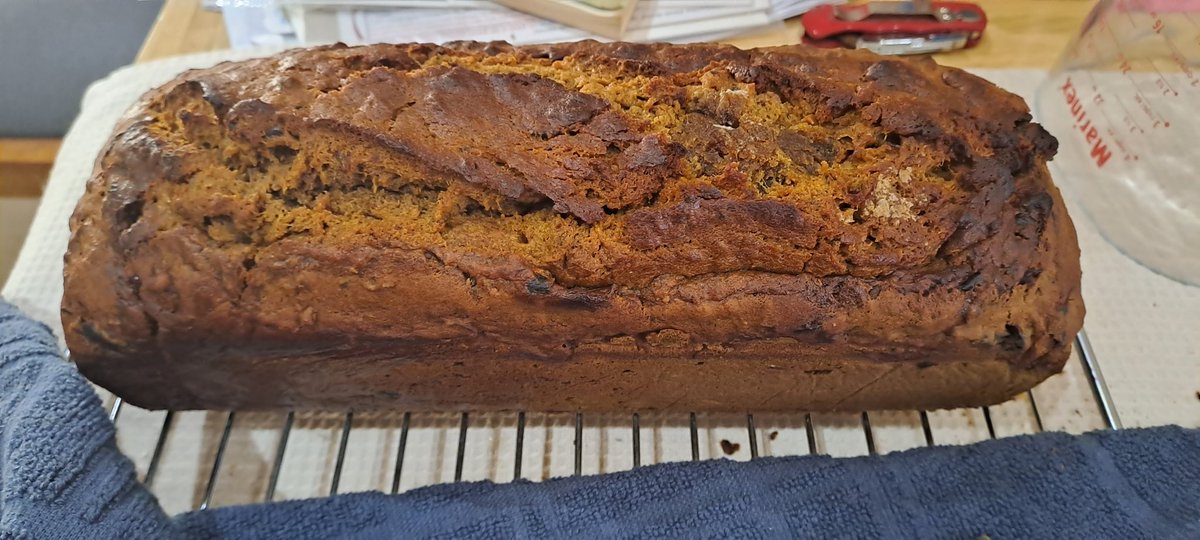 alrinateich's tweet photo. Ek sien julle #lockdown #piesangbrode en ek raise julle #naweek #Dadelbrood https://t.co/2P8stv3RLu