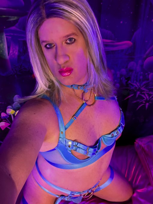Would you fuck me hard ? 😈 https://t.co/3NtGA0f1Zf
