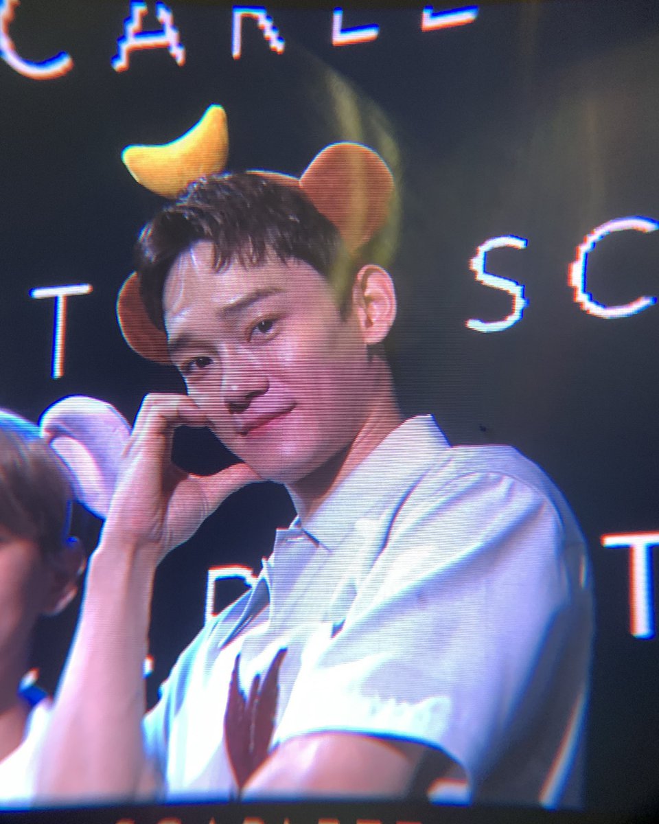 CHENSlTO's tweet photo. #첸 #CHEN 🍌
#종대 #JONGDAE https://t.co/4PX0cl41p0
