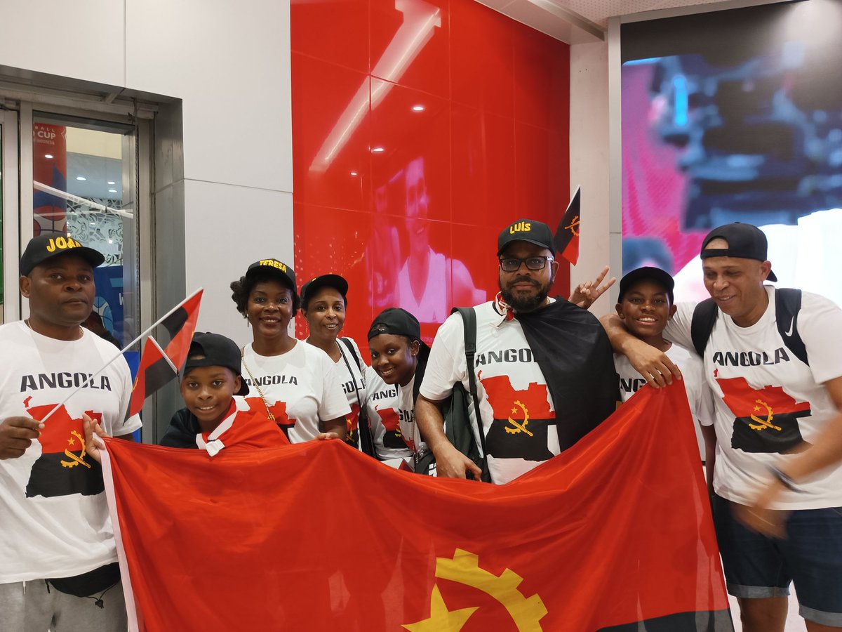 Angolan fans are ready to support their squad as Angola will lock horns against Gilas Pilipinas in the 2023 FIBA World Cup later tonight here at the Smart Araneta Coliseum in Cubao, Quezon City. #FIBAWorldCup2023 @mbsportsonline @manilabulletin