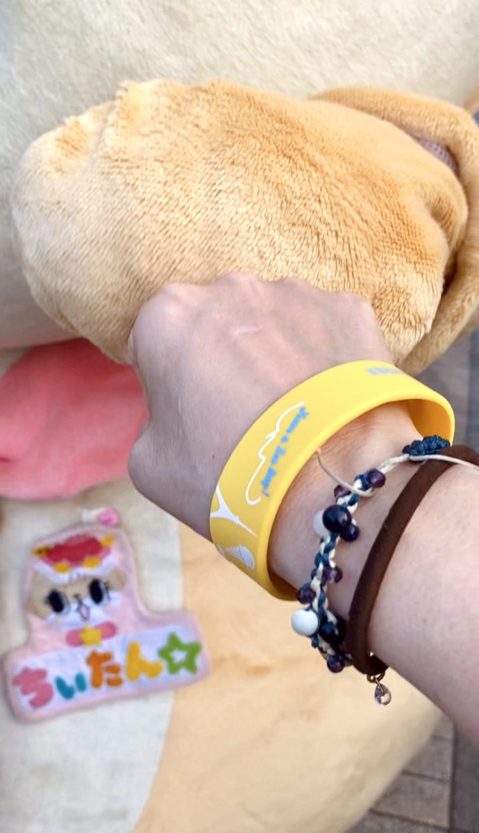 ERIKO_ERIN's tweet photo. 超うれしいことになるっ!
#あいぱく ちぃとグータッチしたっ💛
ちぃのヘソとグータッチしたっ💙
なんたる、超シアワセだー!🩵
#CE20230820 #CEPHOTO #ちぃたん☆ @chiitan7407 @kamechan7407
ちぃたん☆あいぱくTOKYO in SUMMER 2023 https://t.co/NEzVn9rhpK