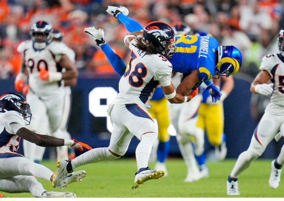 ryanlemond's tweet photo. Great pic of @Dev2Key from @Broncos game Sat night. Keep working Dev! Proud of ya! https://t.co/kkqqMBrMSt
