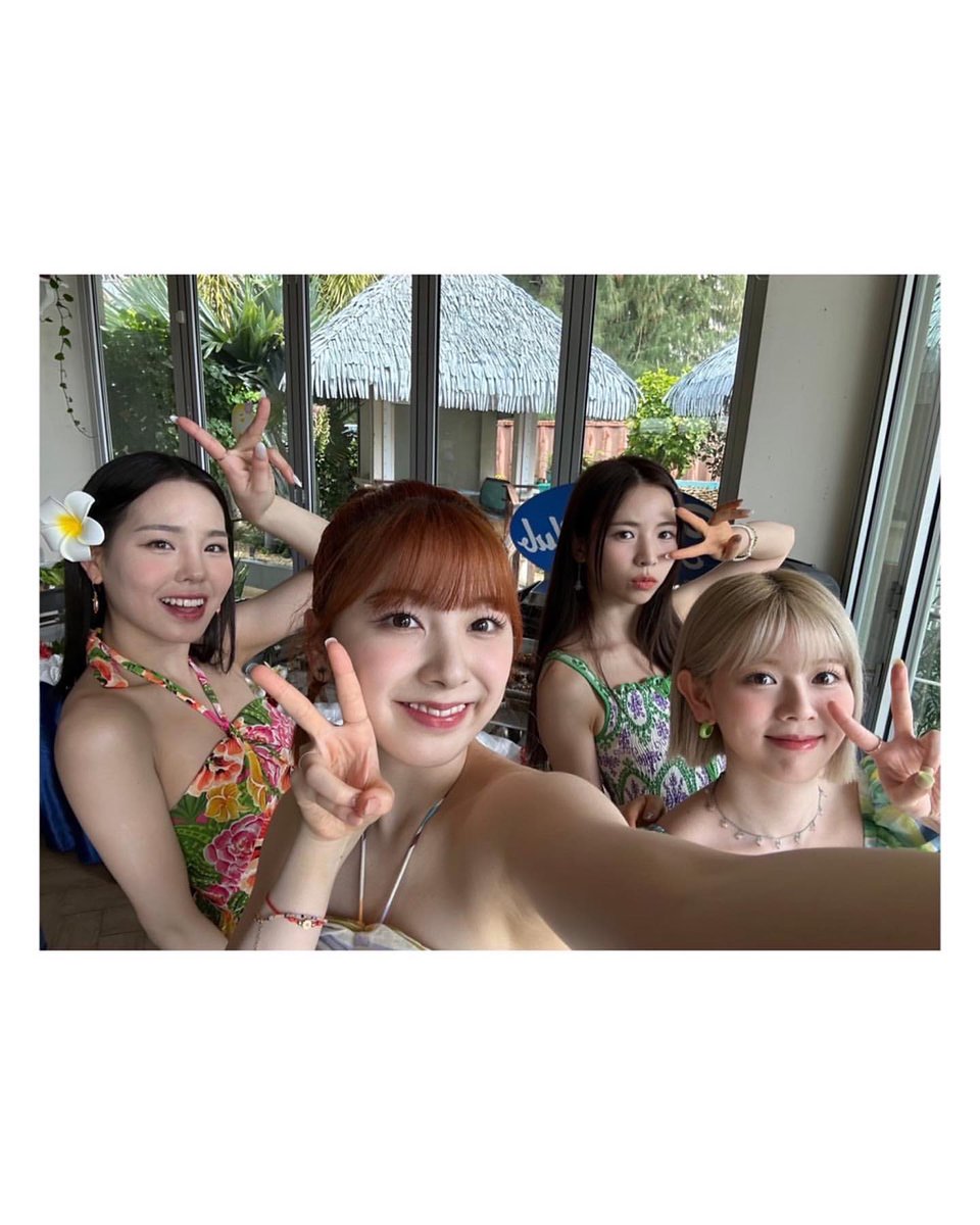 NiziUBrasil's tweet photo. Atualização do NiziU no Instagram: (1/2)

🔗https://t.co/4XzyZZMxVJ

#NiziU #NiziUGRAM @NiziU__official https://t.co/HHHHrYbpTM