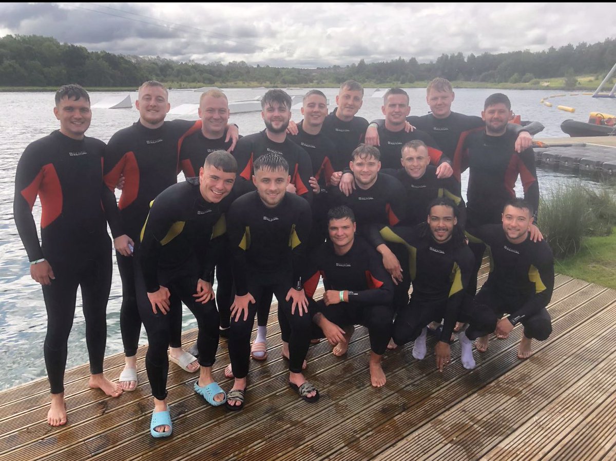 Pre-season doo for the lads today, Aqua park at Rothervalley done ✅ 

Now time for 🍺🍺🍺

#UTJR ⚓️🦁