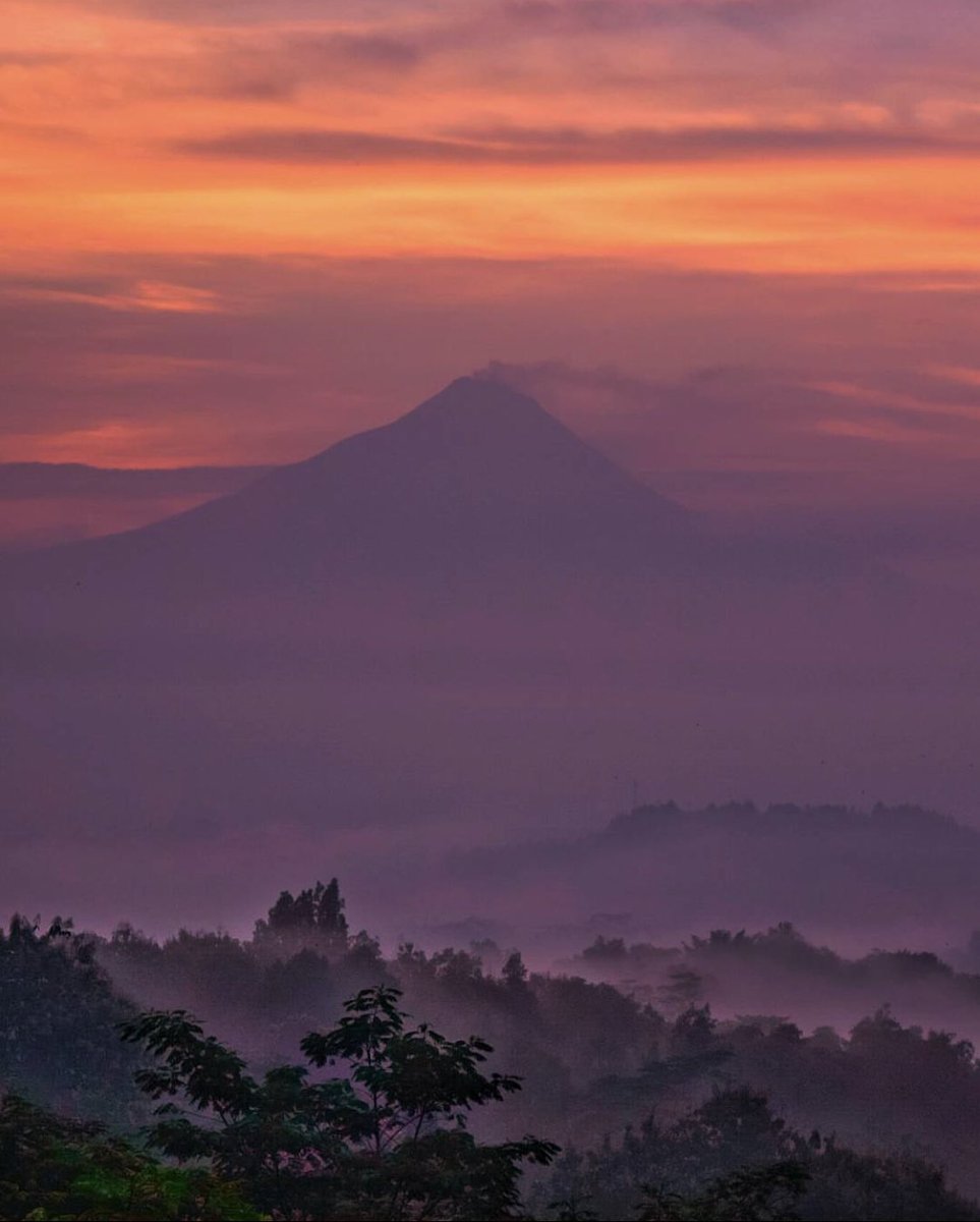 kalongwawa's tweet photo. @kevinpramudya_ Ini Punthuk Setumbuku https://t.co/6pMrlRvtCU