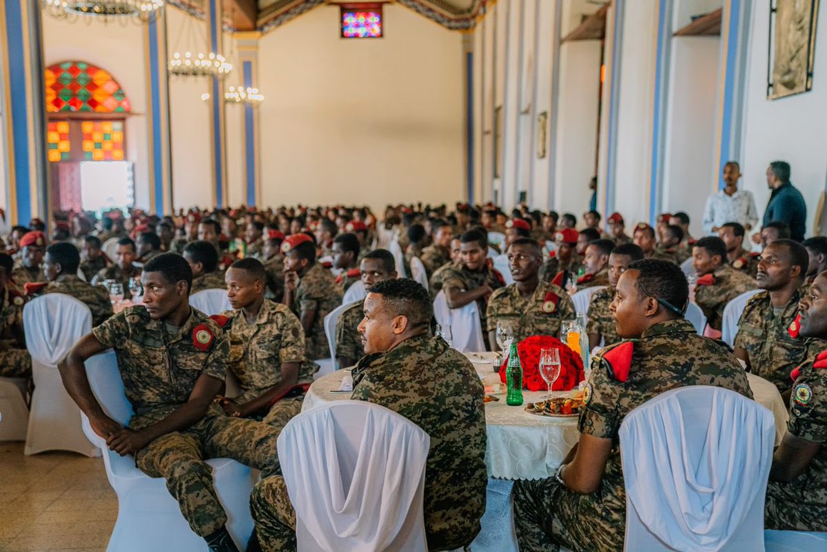 PMEthiopia's tweet photo. Prime Minister Abiy Ahmed welcomed back members of the Republican Guard that had been away on intensive training as part of security sector capacity building.
#PMOEthiopia https://t.co/Sx60PwVFGA