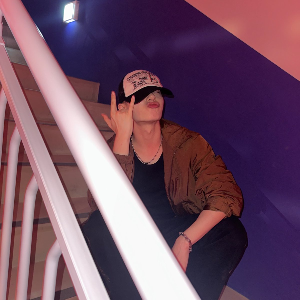 official_ONEUS's tweet photo. [#환웅]
Thanks for Tomoon🌙 https://t.co/W8fNrY0GnD