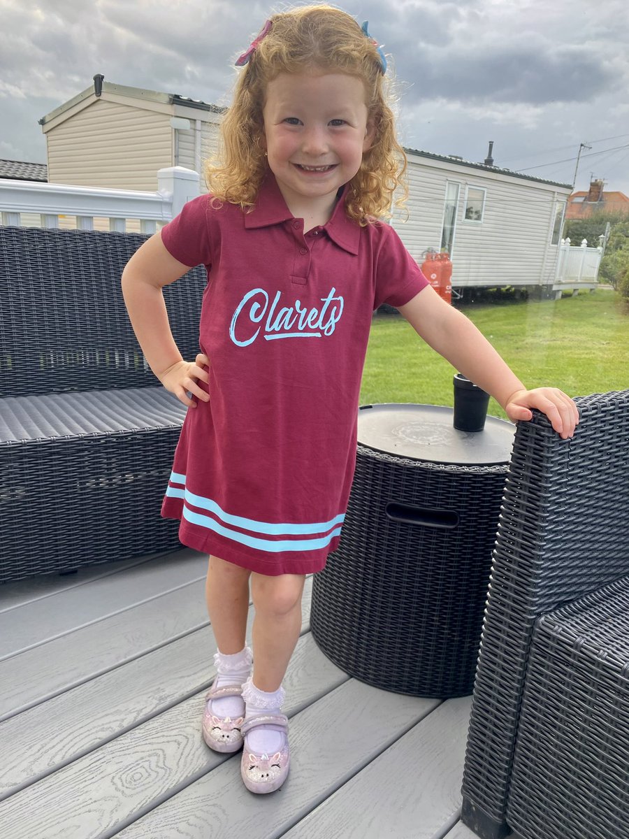 Supporting <a href="/BurnleyOfficial/">Burnley FC</a>  from sunny Scarborough today #UTC