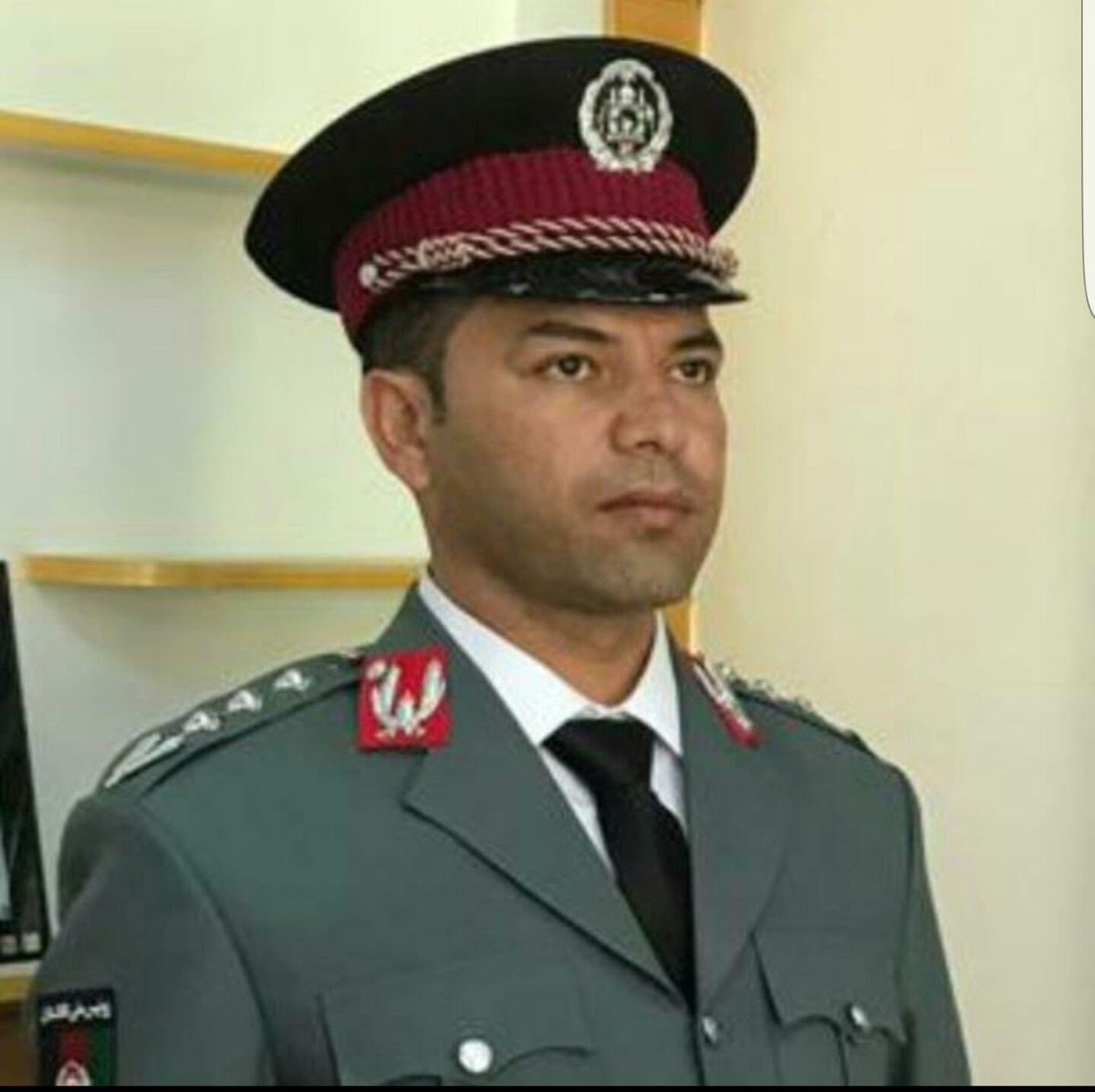 AbdullahWaliza5's tweet photo. دزدان مسلح شب هنگام وارد خانه‌ی عبدالواسع گلبهاری آمر امنیت پیشین پروان شده و ۷۰۰ هزار افغانی پول نقد خانواده‌ وی را با خود برده اند. گفتنی است که خودش اکنون بیرون از کشور است ‌‌و در خانه‌ی وی پدر، مادر و خواهرش زندگی می‌کنند. https://t.co/utxoFsKsYi
