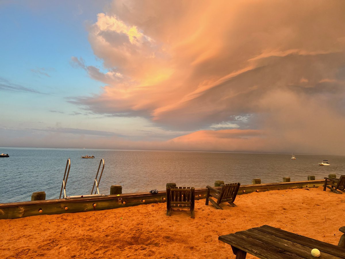 kthellm's tweet photo. Beautiful sunrise at #capecod! Check out the cloud movement. #truro https://t.co/MYprpkuBds