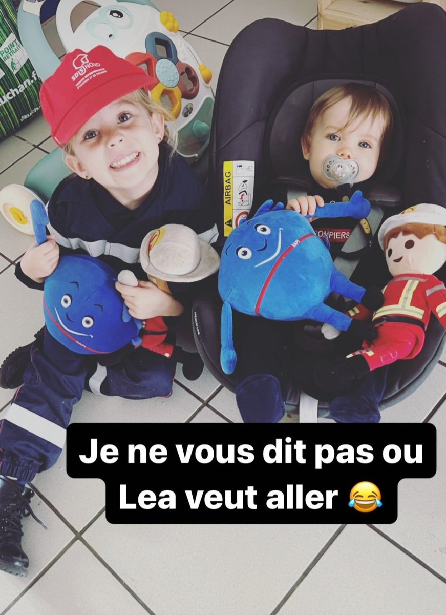 _Aline_Blc_'s tweet photo. Léa l'égérie de la MNSPF, toujours prête et présente 😍si jeune et toujours en adoration🥰
Que d'amour pour cette profession ❤️❤️ https://t.co/V5NpYVgkfC