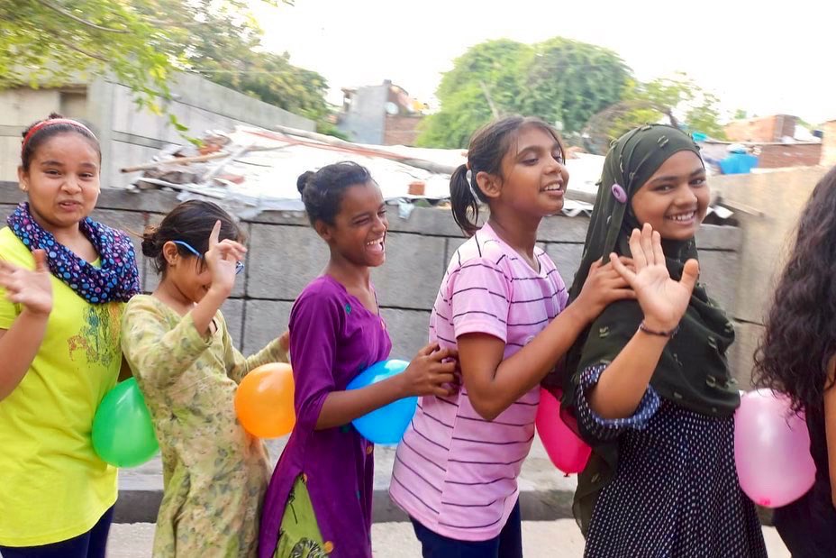 slumsoccer's tweet photo. 🎈Exciting times at #Nagpur &amp; #Delhi community centers &amp; schools for the #globaldayofplay celebration! Kids had a blast with a variety of handpicked games close to their hearts, fostering joy, personal growth,&amp; self-discovery. 🎈@coachesacross 
#pledgetoplayeveryday https://t.co/LAYpkoPyvF