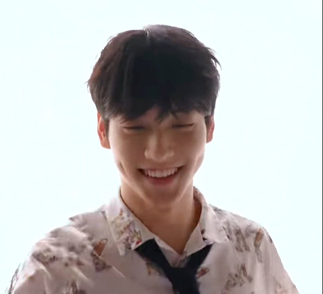 archivesoobin's tweet photo. look at how deep his dimples are 🥺⭐ https://t.co/OyCt49xGgP