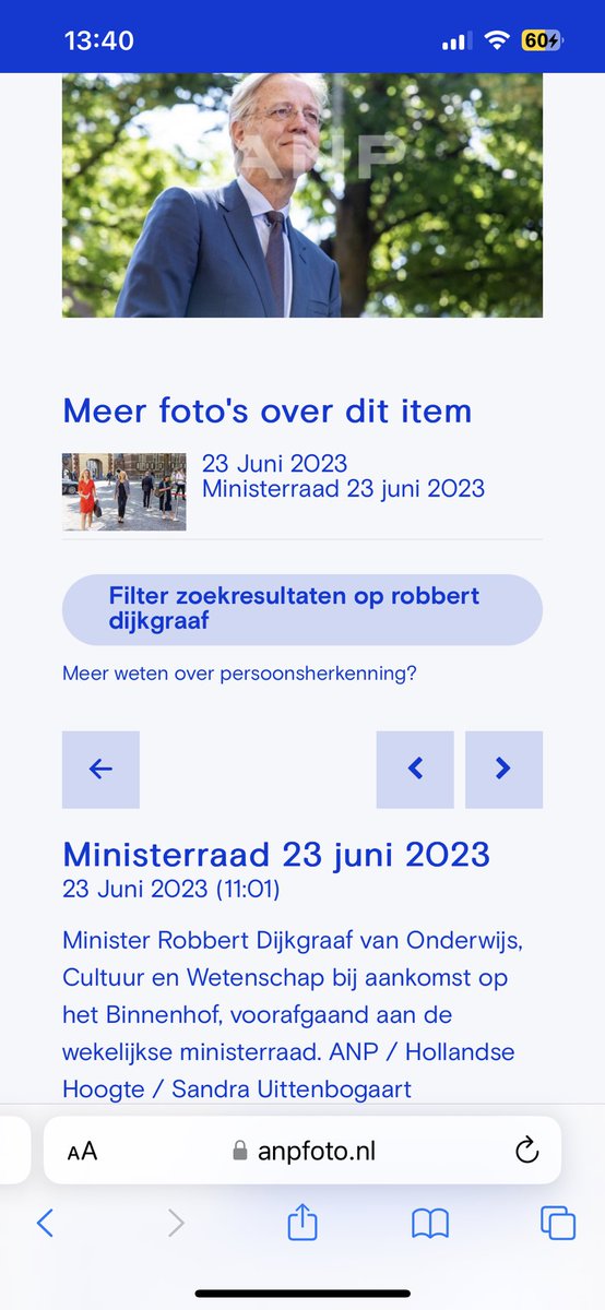 huig_plug's tweet photo. OCW-ambtenaar Sandra Uittenbogaart schiet plaatjes op Binnenhof van haar hoogste baas: MinOCW Robert Dijkgraaf. #schnabbel #nevenfuncties https://t.co/Xyppb0iWcc