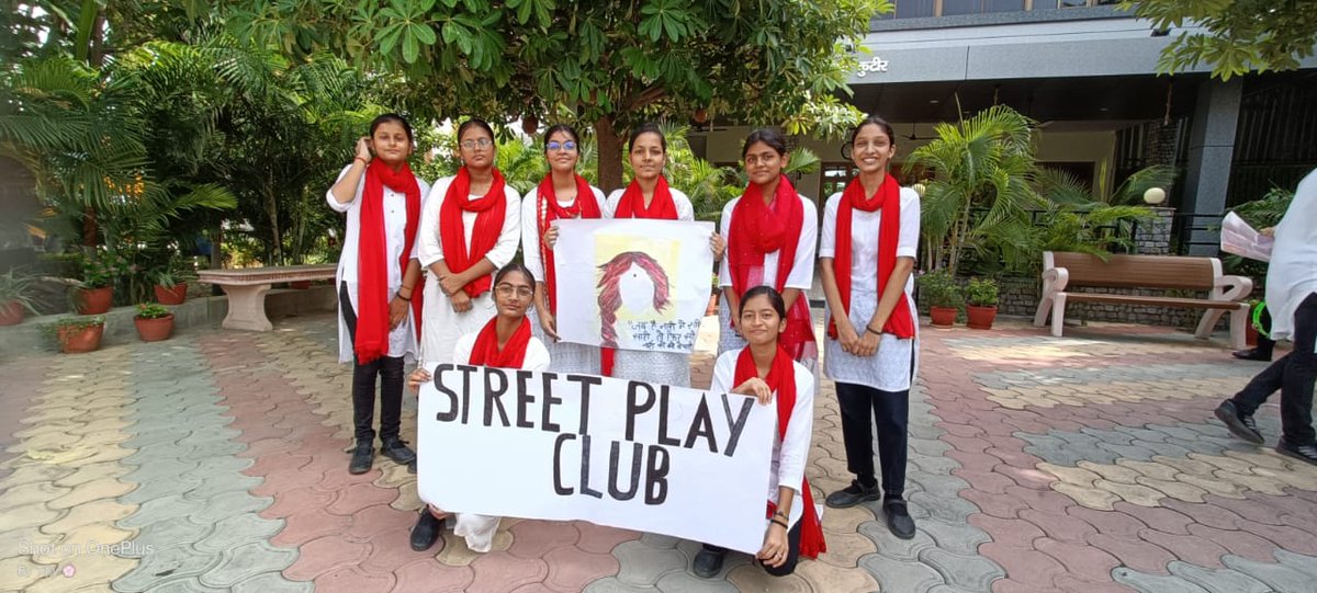 kanchan_arunav's tweet photo. Akanksha performed NUKKAD NATAK at her School. #santatulanandconventschool #nukkadnatak #teamwork https://t.co/nbD6tT2ins
