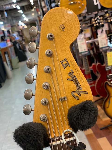 1484ikebukuro's tweet photo. BASS VI 入荷しました!!!!!!
カスタムショップ製 ジャーニーマンレリック仕様
バリバリ弾いて暑気払い&ストレス退散?
https://t.co/O81YfQyePD
#BASS6 #ベース6 #ベースシックス https://t.co/sa4fxpitdu