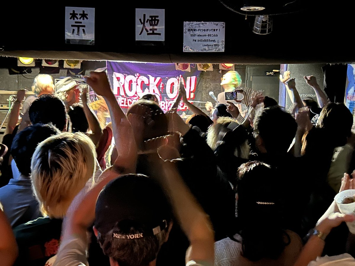 CfAp7PO8NDvR9Lz's tweet photo. ROCKON初期メンバーイベント。クソ盛り上がる盛り上がる^ ^素晴らしい！ https://t.co/TrB7nW6AKk
