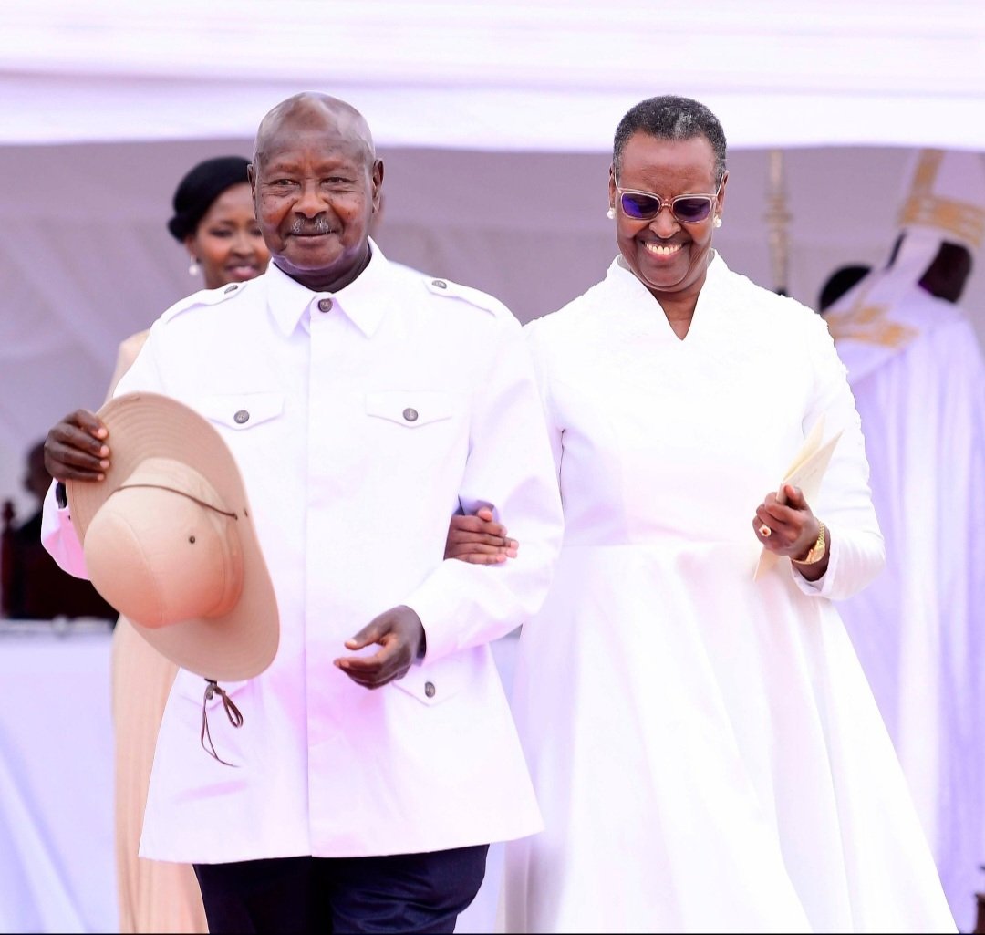 mkainerugaba's tweet photo. Happy Golden Anniversary to Mzee @KagutaMuseveni and Mama @JanetMuseveni. May Almighty God continue to bless you. https://t.co/k30YthjNGG