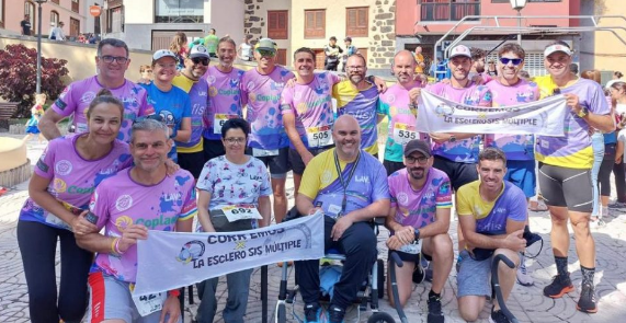 PeriodismoULL's tweet photo. #Solidaridad / @PichonTrail
Corremos por la esclerosis múltiple: https://t.co/KJ1LIFiJ73 #EsclerosisMúltiple #PeriodismoULL #AprendizajeServicio #ODS https://t.co/4tWdiYhlF8