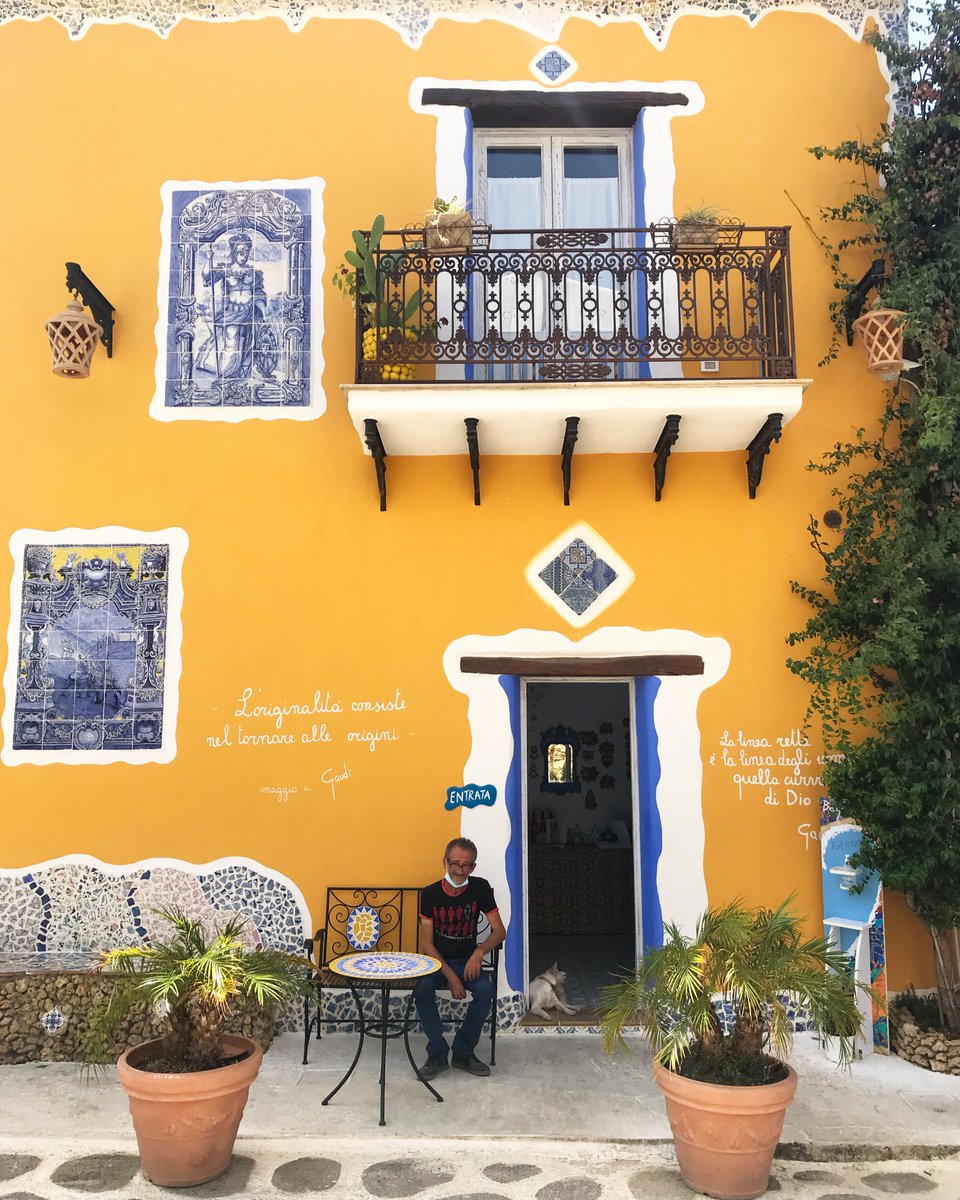 ViensOnVoyage's tweet photo. Vous cherchez des petits villages typiques et charmants en Sicile ? Je vous conseille 1000x Parrini ! #Italie #Sicile #Sicilia https://t.co/JhxmVZiWJO