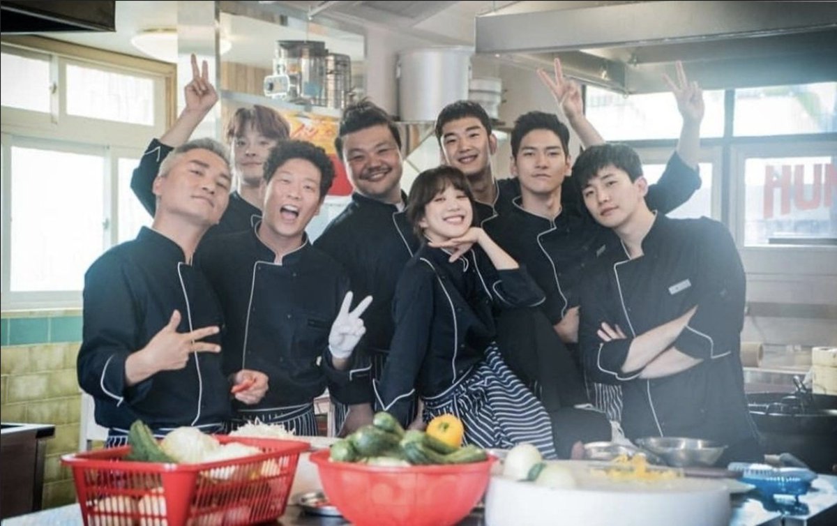katiewrites888's tweet photo. Can't always pick who you work with but it worked out for Pung in the end😊

Are these the people you trust in your kitchen? 😄

#WokOfLove #LeeJunHo #JungRyeoWon #kdrama #Netflix https://t.co/MKh4wmXiSx