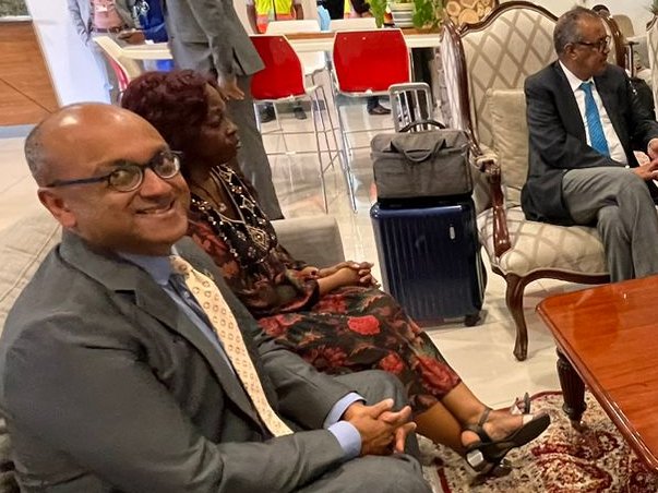 ZiaChoudhury's tweet photo. @DrTedros @WHO @UN_Botswana @MoHBotswana @OfficialMasisi @WHOAFRO @NAHPABotswana @NAHPA2 @BWPresidency @WHOBotswana @MoetiTshidi I confess, I was in awe to meet @DrTedros after watching him dozens of times on TV & several times engaging on webinars, where he gave guidance & encouragement to #ResidentCoordinators globally. In person, he was as humble, friendly & attentive as ever. Hence, my #BigSmile ! https://t.co/XYOcWksRKE