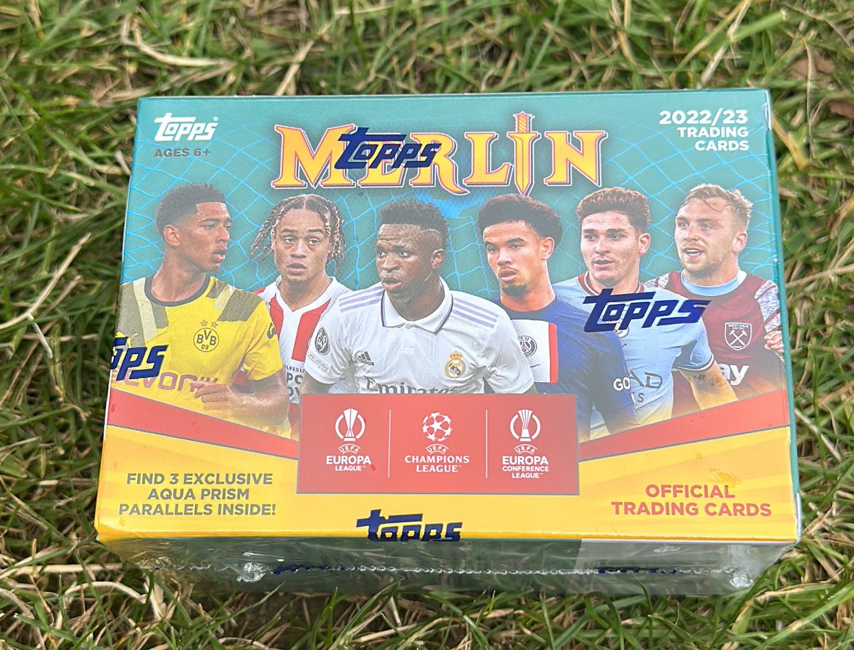 When you take Taz into a @GAMEdigital and they have the @Topps_UK 22/23 Merlin Cards in stock! It would’ve been rude to not get a box for stream tonight! Ripping this at 6pm twitch.tv/thewobblygamer
