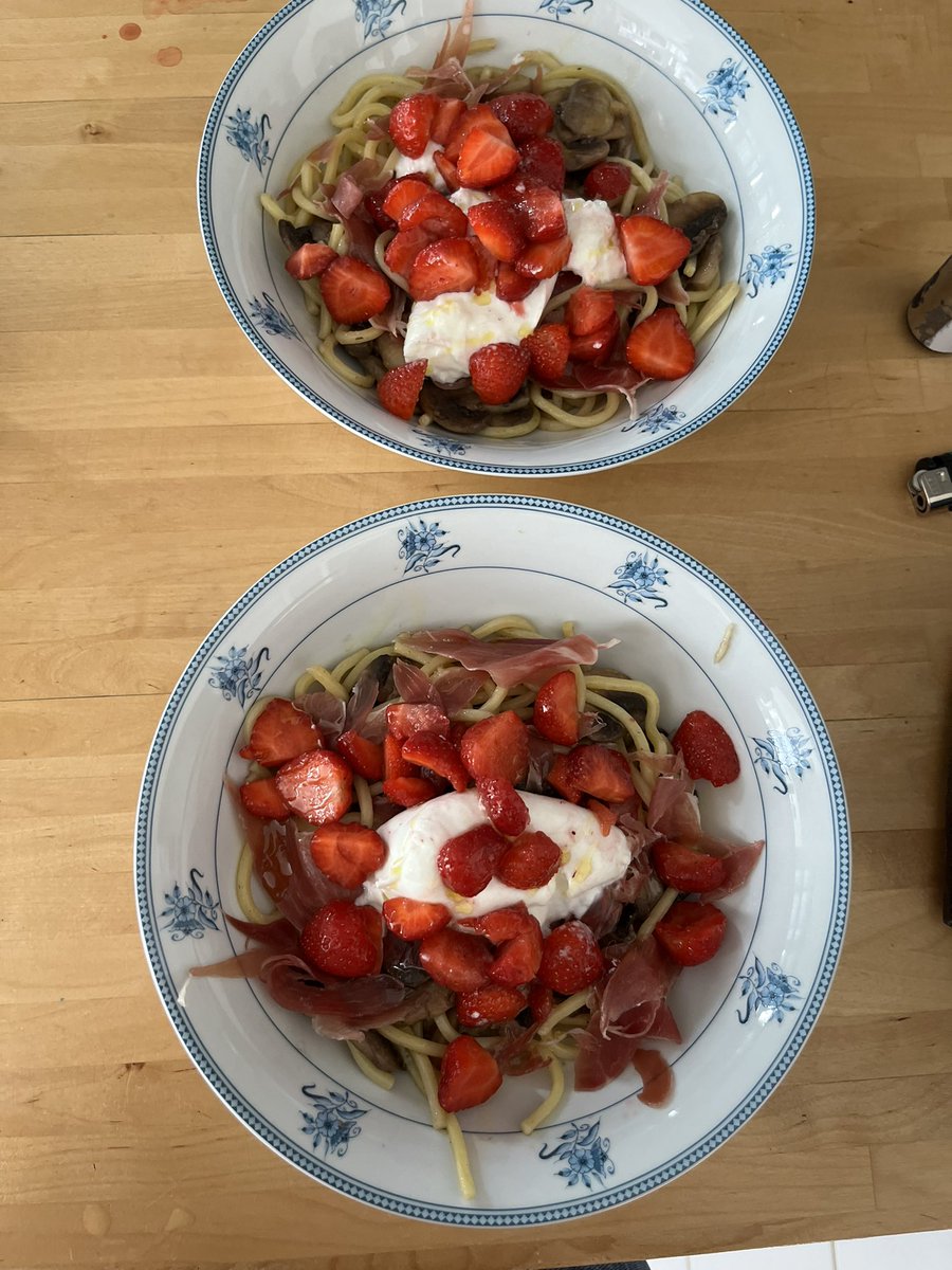 victoirerft's tweet photo. Mettez des fraises ds vos pâtes ! https://t.co/oiFyYdeIqJ