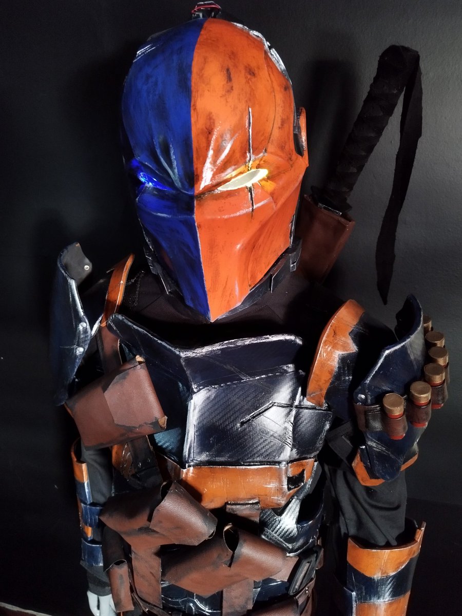 diegocosplay1's tweet photo. Mais uma encomenda na rota de finalização 🙏🏻🏆
#deathstroke #deathstrokecosplay #sladewilson #ligadajustiça #justiceleague #ligadajustiçacosplay #justiceleaguecosplay #cosplay #cosmaking #cosplayworld #cosmaker https://t.co/3Q2EtvVEC9