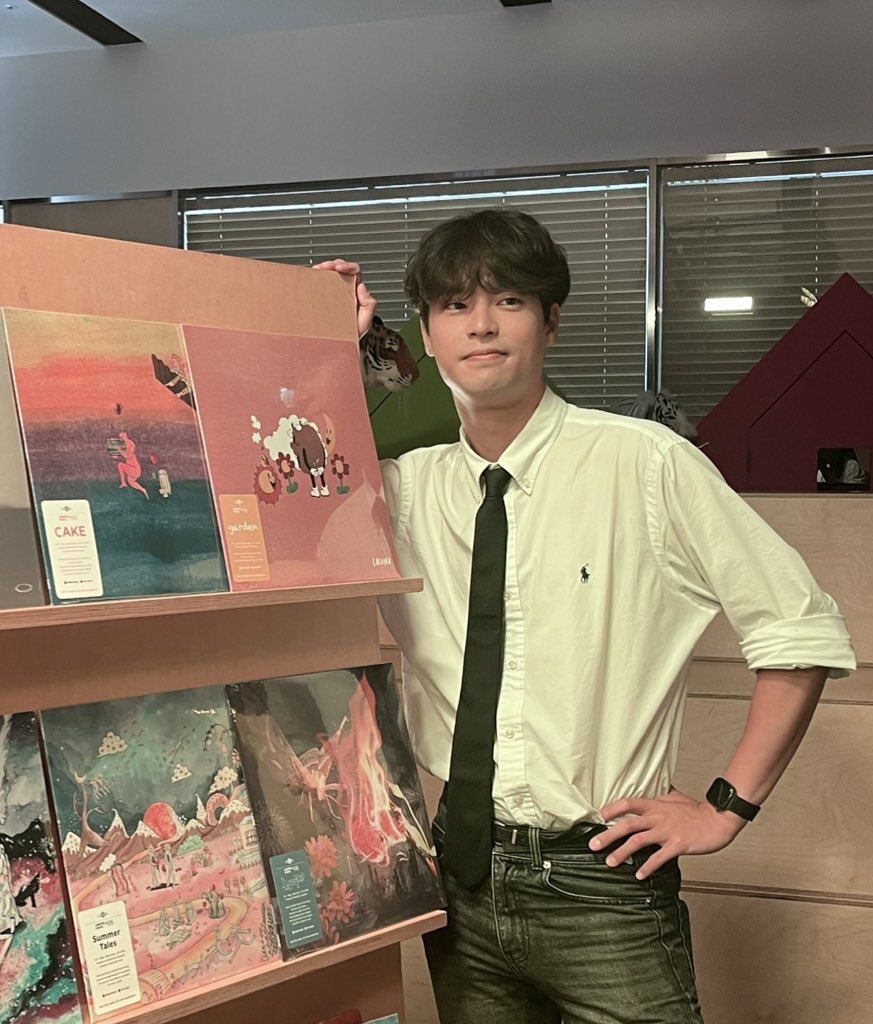b00mbooming's tweet photo. 셔츠에 타이 멘 장경민 
너무 좋아서 뛰어들고싶음 https://t.co/XoHT5pAXej