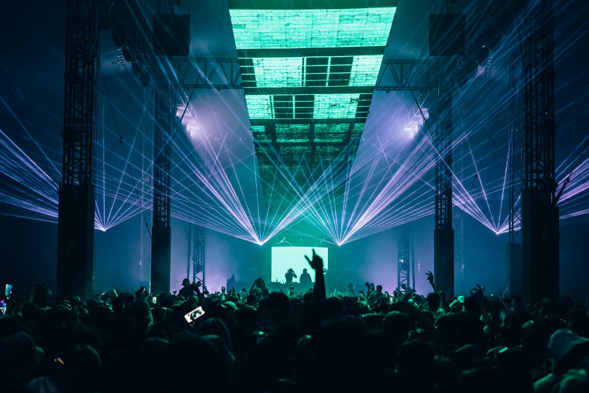 Saturday, that was outrageous 💚 Sunday, let's go! Very limited tickets remaining for today from Ticketmaster 🎟 #Emerge23