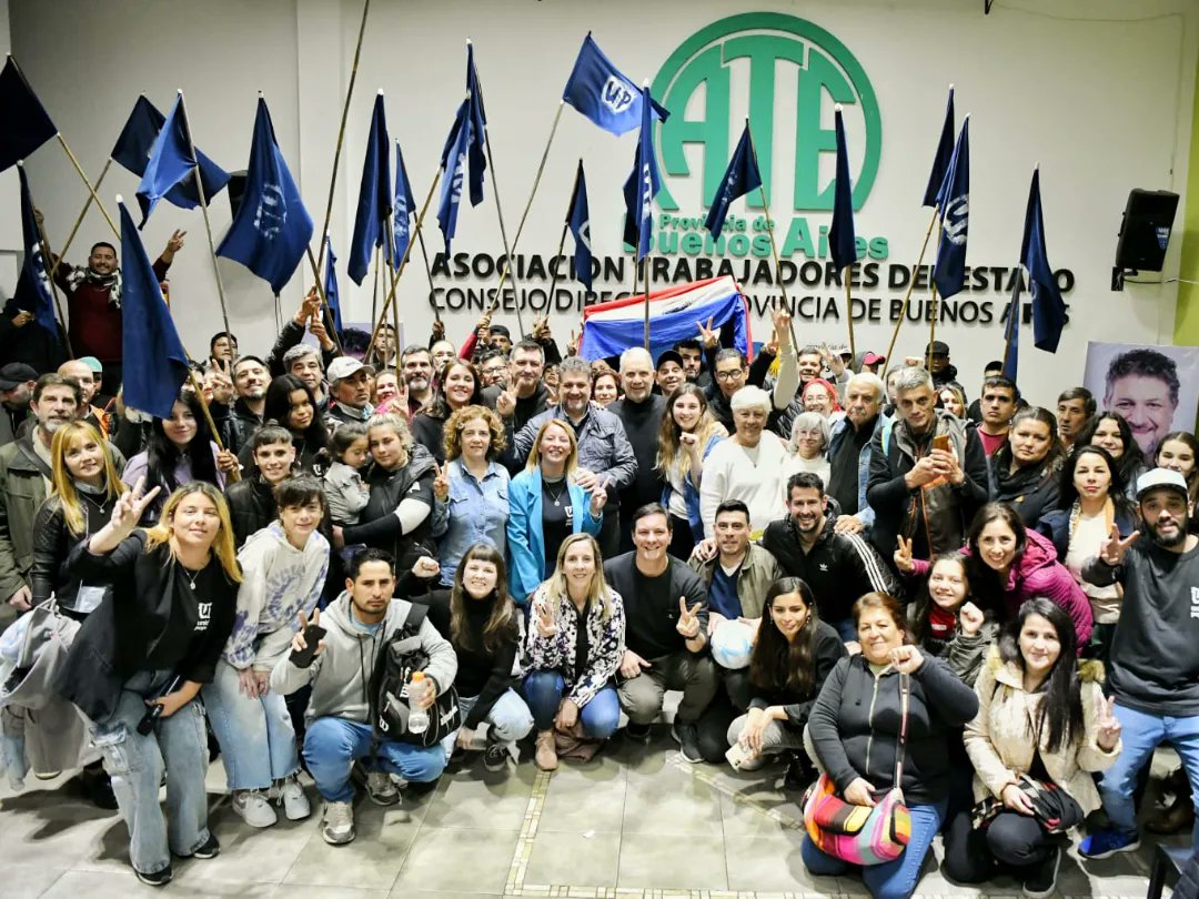 UPLaPlataOk's tweet photo. 🙋🏻♂️🇦🇷🙋🏻♀️ #Plenario #Lista31 respalda candidaturas de @SergioMassa @Kicillofok y @Julio_Alak y asume fuerte compromiso por impedir restauración neoliberal apostando a proyecto con soberanía sobre recursos naturales, producción nacional, generación de empleo y recuperación salarial https://t.co/XtBbG7YBoP