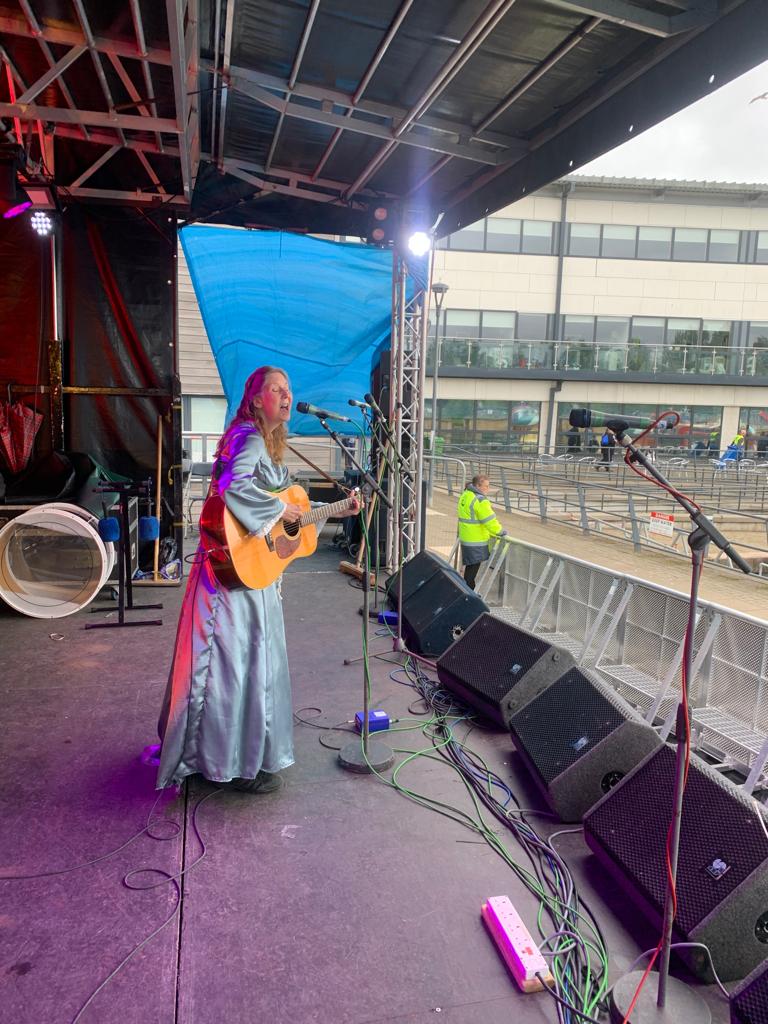 RFM_Audio's tweet image. A great time at the Kirkintiloch Canal Festival. Got a good smile for the camera 😁