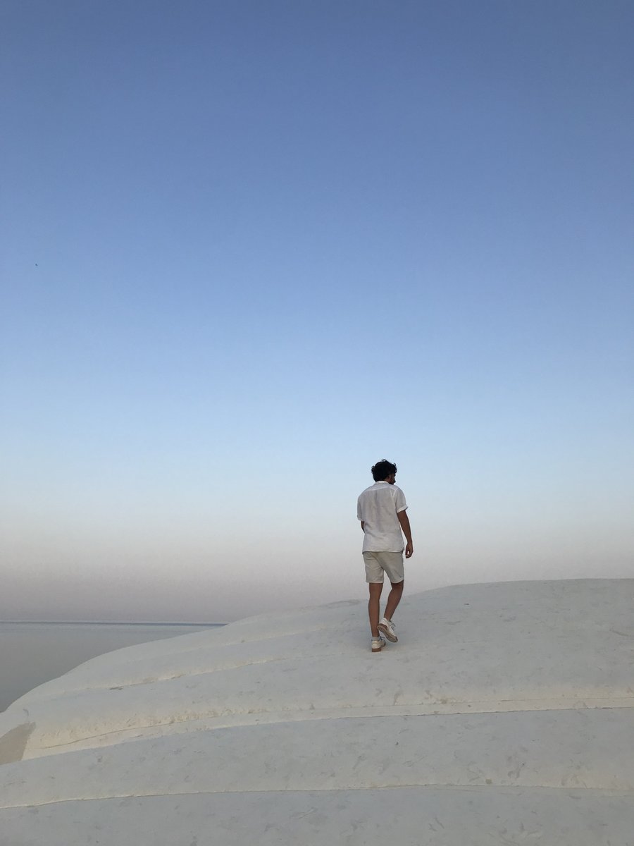 ViensOnVoyage's tweet photo. Et à quelques minutes de voiture, vous avez un lieu unique que j'ai sur-kiffé : Scala dei Turchi ! #Italie #Sicile #Sicilia https://t.co/W2bh4cd3Rb