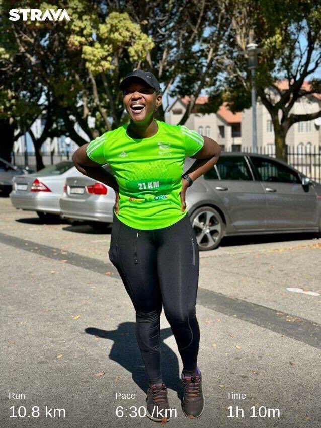 khulebrandsa's tweet photo. Did this Sunday Run thing 💁🏻‍♀️.

On other news …📰 I’ve decided to join the #sixpackinourlifetime group 💁🏻‍♀️. If not, why not! 
#fetchyourbody2023 #sanlamcapetownmarathon training. https://t.co/x3XhJEomOO