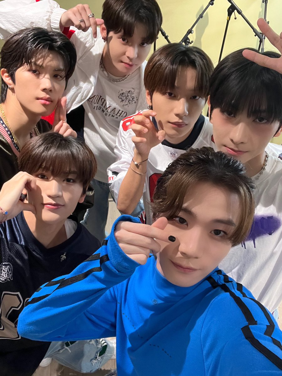 [📷]
 
[2023 BLITZERS SUMMER LIVE IN JAPAN START UP]

짱리처스 도쿄 마지막 공연까지 완료🩵
블리가 있어 매일이 행복했어요 고마워요! またね 🙌🏻
 
#블리처스 #BLITZERS #ブリチャーズ #ブリと一緒に