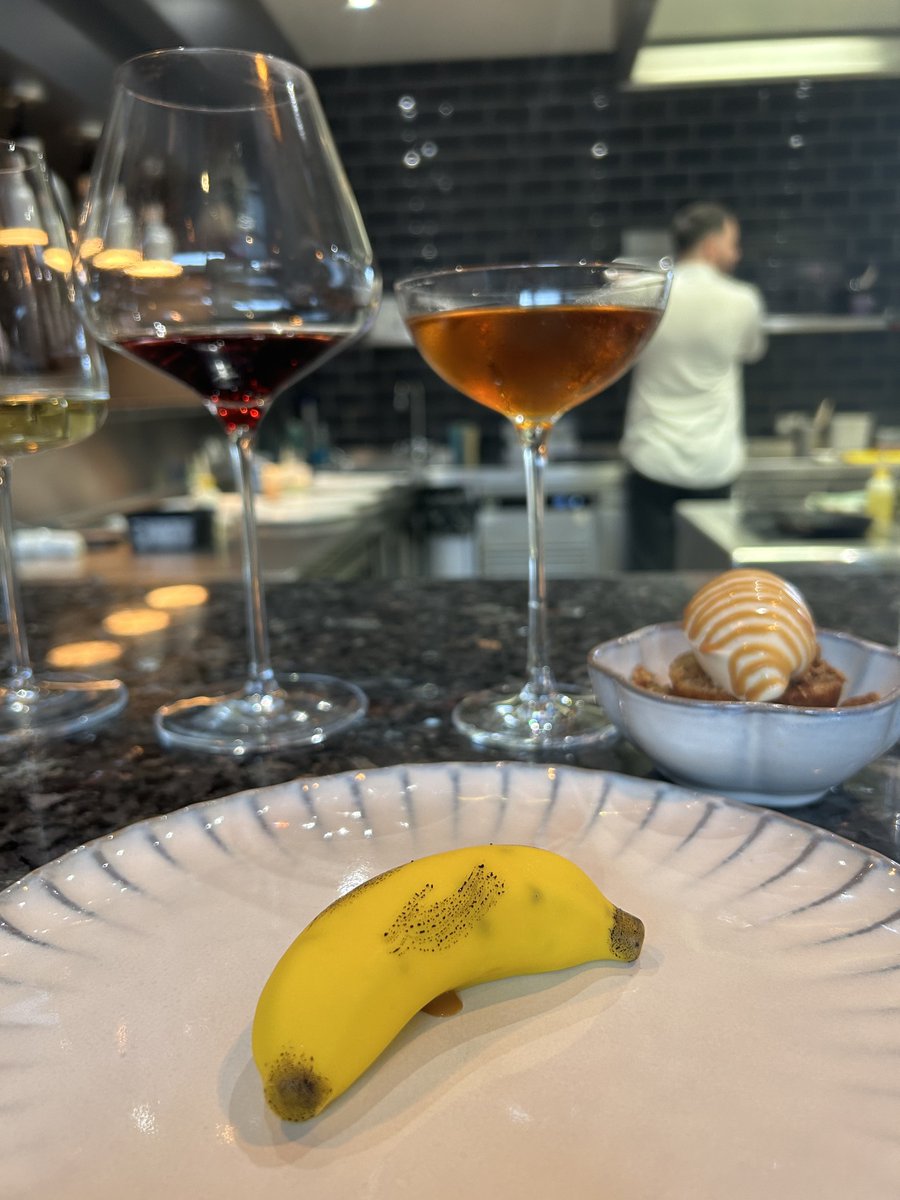 NEW POST. Upstairs by Tom Shepherd. A restaurant going from strength to strength. 

meatandoneveg.blog/upstairs-by-to…