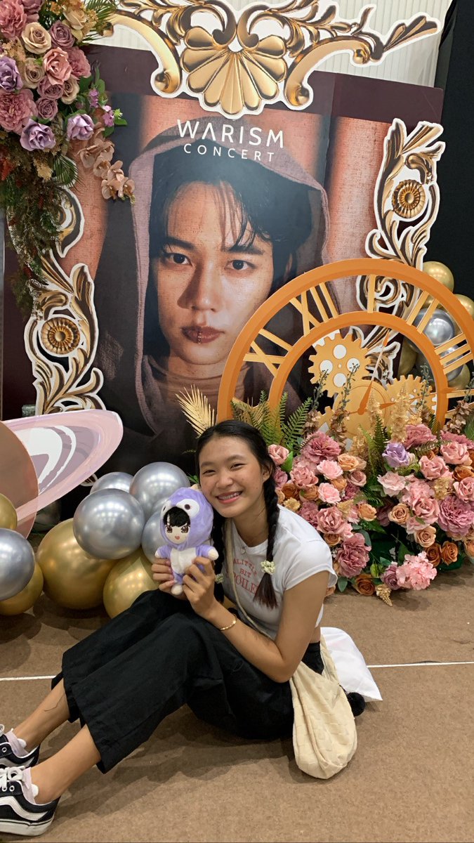 NPathitta1's tweet photo. มาหาลูกสาวววว สู้ๆๆๆๆนะคะะะ
#WarismConcert_Day2 https://t.co/OoBtQRuYs6