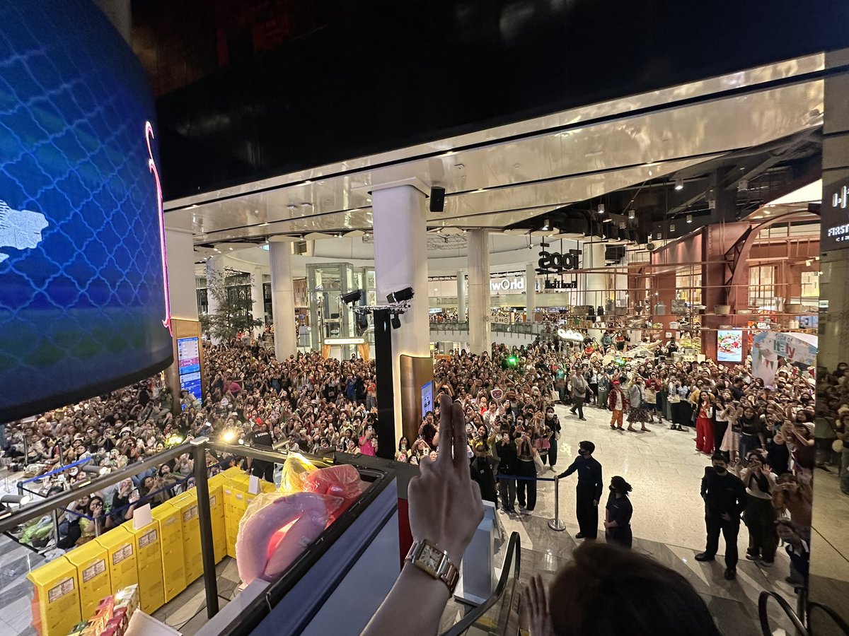 milephakphum's tweet photo. ,,, Thank You All For Coming Both At SF CTW &amp; 
SF Terminal21 Rama3 ,,,

Please Be Back Home Safe.
For International Fans, Bon Voyage For Your Flight!
💚 https://t.co/iC7dJy8kbX